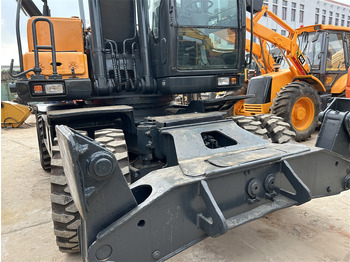 Pelle sur pneus HYUNDAI 210W-9S 210W-9T: photos 5 Pelle sur pneus HYUNDAI 210W-9S 210W-9T: photos 5