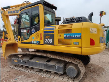 Pelle sur chenille KOMATSU PC200-8