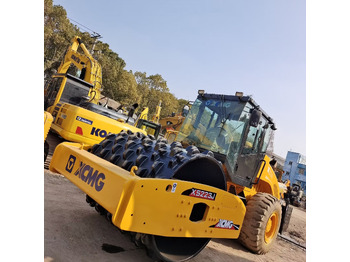 Rouleau compresseur XCMG XS223J