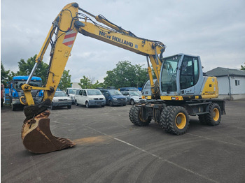 Pelle sur pneus NEW HOLLAND