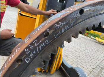 Couronne d'orientation pour Engins de chantier Holland E305: photos 2