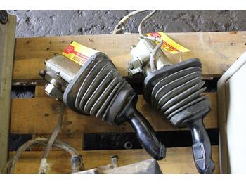 Cabine et intérieur LIEBHERR