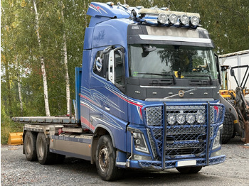 Camion plateau VOLVO FH16