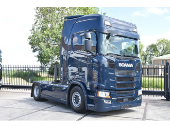 Tracteur routier SCANIA S 450