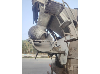 Camion malaxeur XCMG Official Used 12m³ Volumetric Concrete Mixer Truck G4804B Large Cement Mixer Hot Sale: photos 5