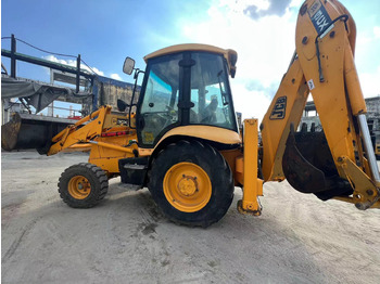 Tractopelle JCB 3CX