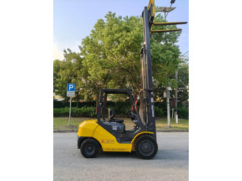 Chariot élévateur diesel KOMATSU