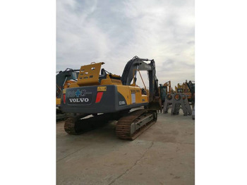 Pelle sur chenille VOLVO EC240BLC