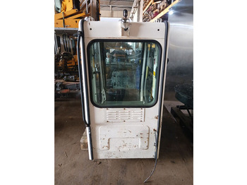 Cabine et intérieur LIEBHERR
