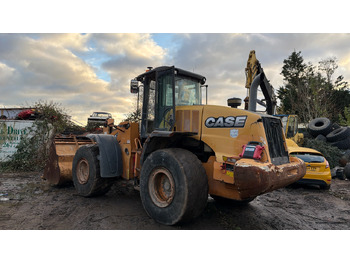 Chargeuse sur pneus CASE 821F: photos 3 Chargeuse sur pneus CASE 821F: photos 3
