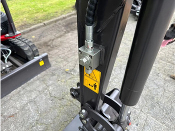 Mini pelle Rhino Rhinoceros XN12-9: photos 5 Mini pelle Rhino Rhinoceros XN12-9: photos 5