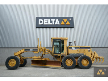 Niveleuse CATERPILLAR 12H