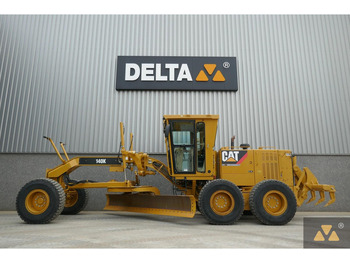 Niveleuse CATERPILLAR 140K