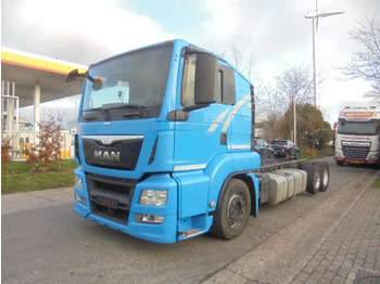 Camion porte-voitures MAN TGS