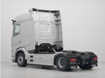 Tracteur routier neuf DAF XG 480 FT DVS LEATHER PTO-PREP B3-ALARM SILVER METALLIC (J5320MESI) VECTO 2: photos 4 Tracteur routier neuf DAF XG 480 FT DVS LEATHER PTO-PREP B3-ALARM SILVER METALLIC (J5320MESI) VECTO 2: photos 4