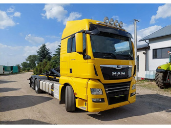 Camion ampliroll MAN TGX 26-500 Hakowiec oś skrętna: photos 4