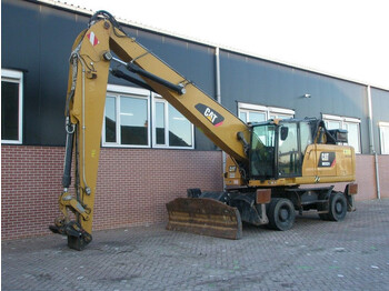 Pelle de manutention CATERPILLAR MH3024