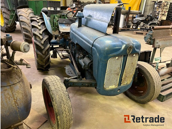 Machine agricole Traktor Ford Dextra Traktor: photos 3
