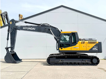 Pelle sur chenille HYUNDAI R215