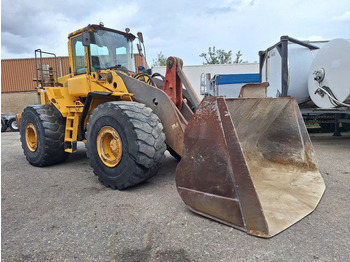 Chargeuse sur pneus VOLVO L220D