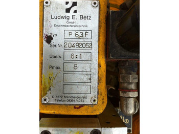 Machine d'impression Betz P 63 F 4 pneumatic paint pumps for 200kg drums with single dispenser: photos 2