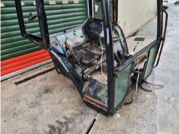 Cabine Ford New Holland 7740, 8240, 8340, 40 Series, Cab Frame 82005321: photos 4