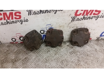 Commande de gouvernail pour Tracteur agricole Massey Ferguson 6150, 6160 King Pin Covers 3pc 3426457m1, 3429323m1: photos 2