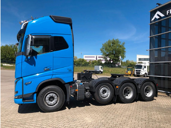 Tracteur routier neuf Volvo FH16 750 XL 8x4 Tridem*100T*Kriechgänge*Retarder Volvo FH16 750 XL 8x4 Tridem*100T*Kriechgänge*Retarder: photos 2