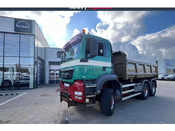 Camion benne MAN