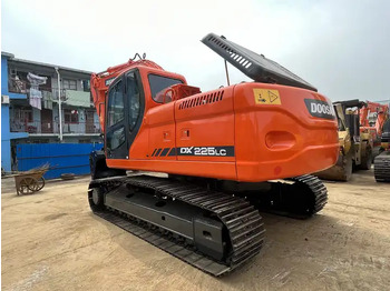 Pelle sur chenille High Quality Original Korea Nice Performance Used Excavator Doosan Dx225lc,Dx225 Model For Sale 22.5ton Best Price In Shanghai: photos 4