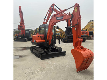Pelle sur chenille DOOSAN DX60