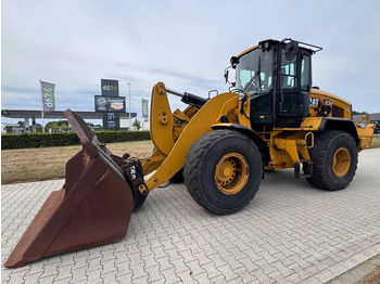 Chargeuse sur pneus CATERPILLAR 938M