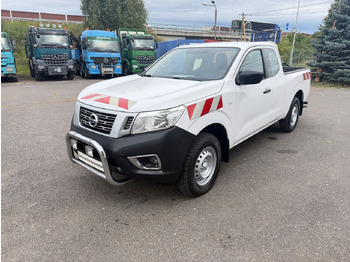 SUV Nissan Navara NP300 Visia King Cab 4x4: photos 3