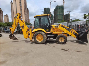 Tractopelle JCB 3CX