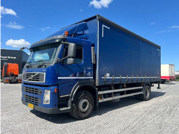 Camion à rideaux coulissants VOLVO FM9 300