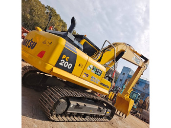 Pelle sur chenille KOMATSU PC200-8
