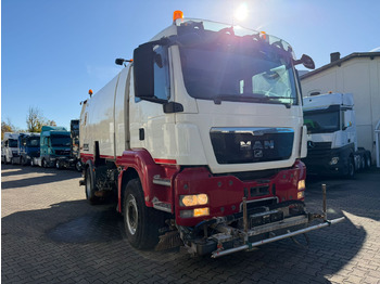 Balayeuse de voirie MAN TGS 18.440