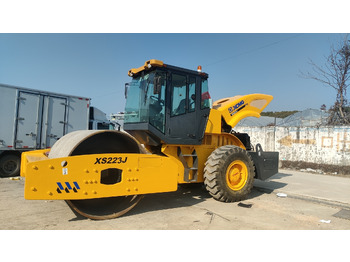 Rouleau compresseur XCMG XS223J