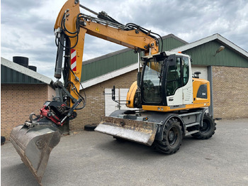 Pelle sur pneus LIEBHERR A 914