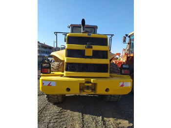 Chargeuse sur pneus New Holland W 190: photos 3