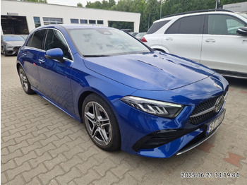 Voiture à hayon MERCEDES-BENZ