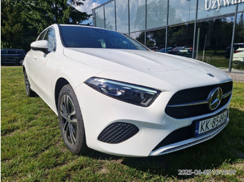 Voiture à hayon MERCEDES-BENZ