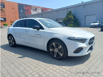 Voiture à hayon MERCEDES-BENZ