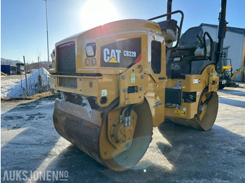 Compacteur CATERPILLAR