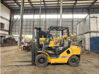 Chariot élévateur diesel KOMATSU
