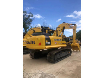 Pelle sur chenille KOMATSU PC200-8