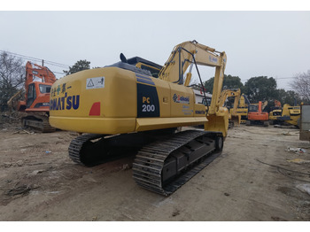 Pelle sur chenille KOMATSU PC200-8