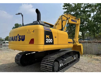 Pelle sur chenille KOMATSU PC200-8
