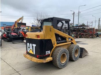 Mini chargeuse CAT 226: photos 3
