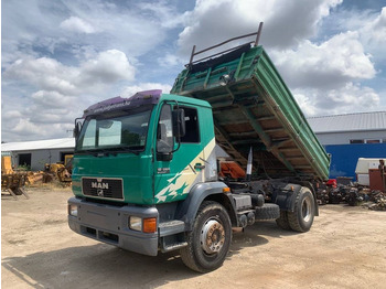 Camion benne MAN